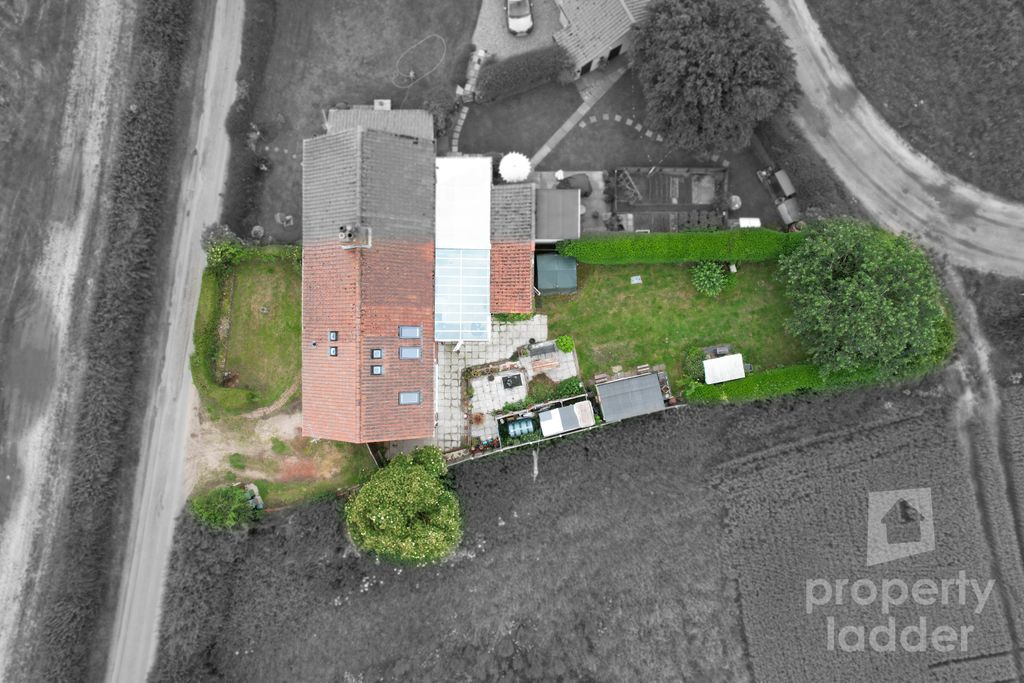 Property photo 3 of 25 Pl