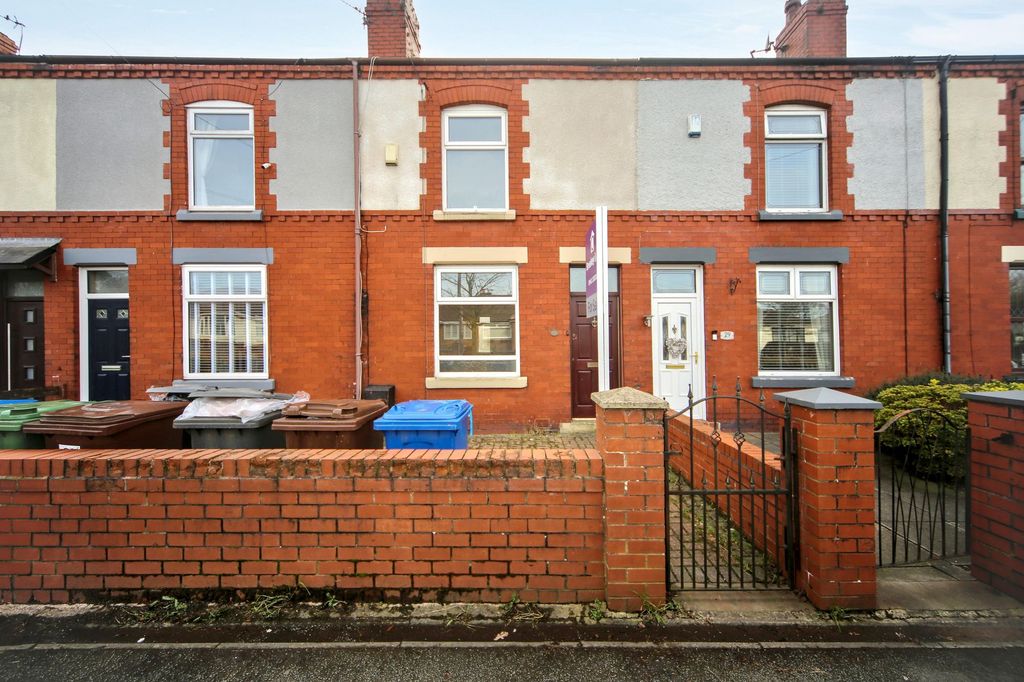 Property photo 1 of 25