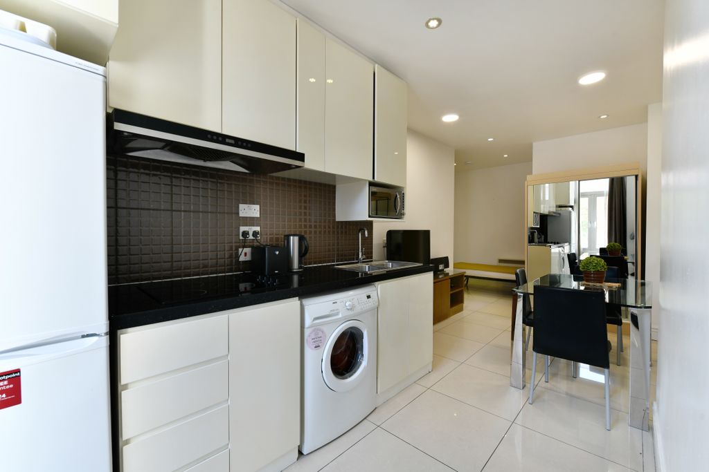 Property photo 3 of 12
