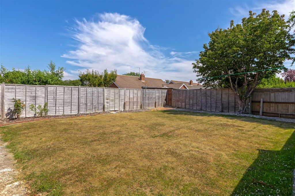 Property photo 2 of 16 Windermere Crescent_10.Jpg