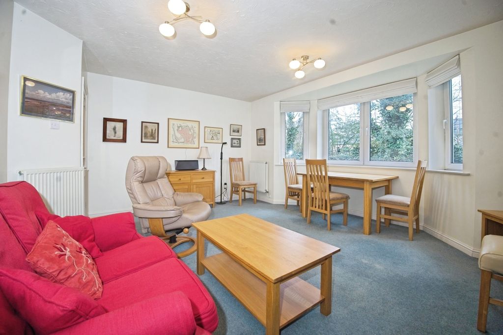 Property photo 1 of 17 Living/Dining Area