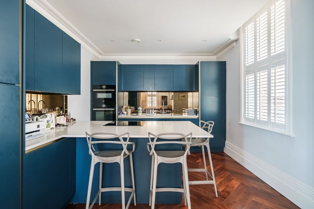 Property photo 2 of 28 4817383