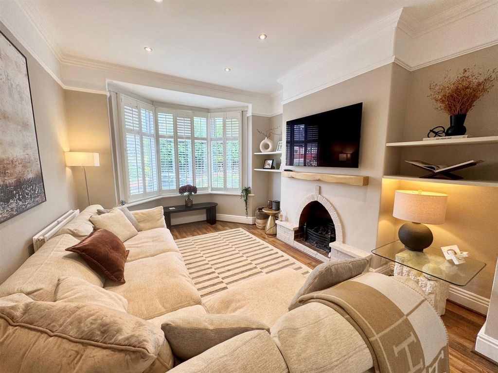 Property photo 3 of 20 Fifteen.Jpg