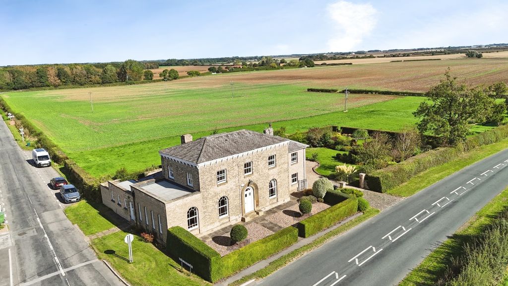 Property photo 1 of 25 5302422