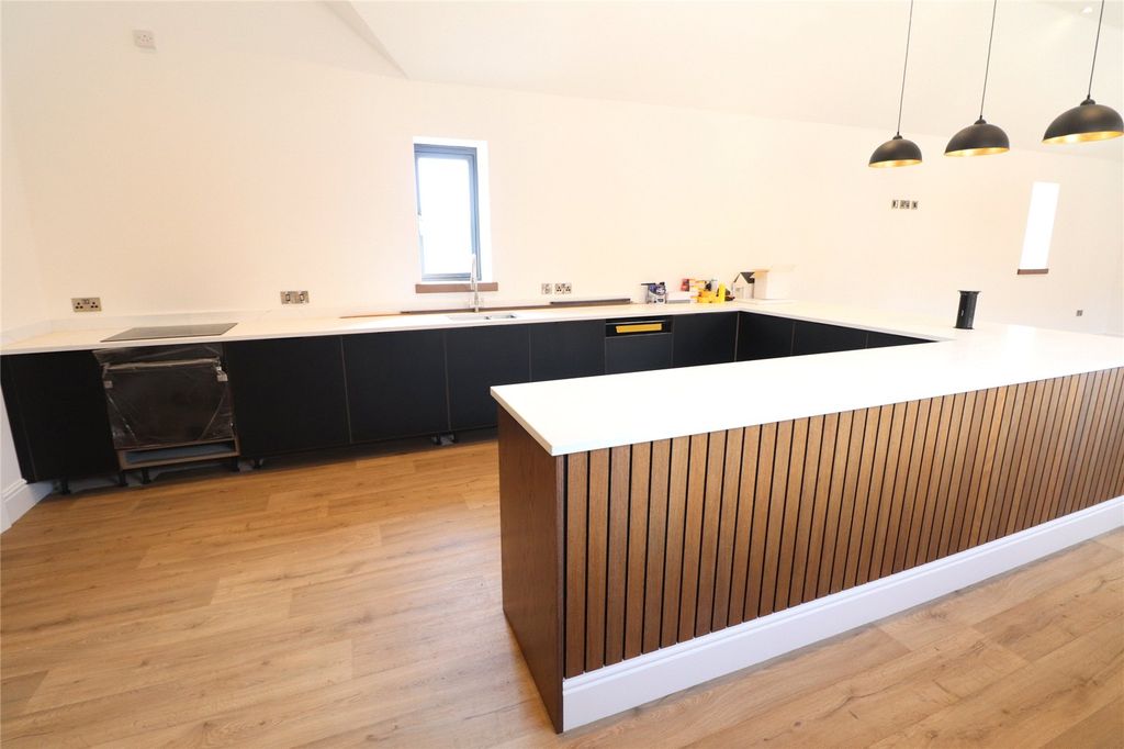 Property photo 2 of 15 Picture No. 20