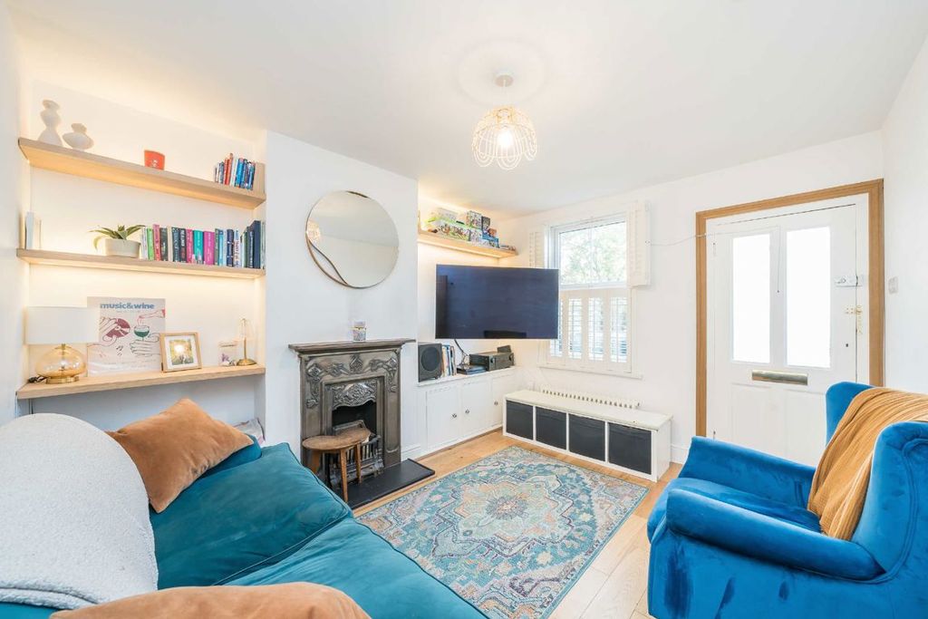 Property photo 2 of 7