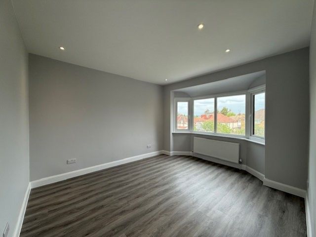 Property photo 3 of 17 1
