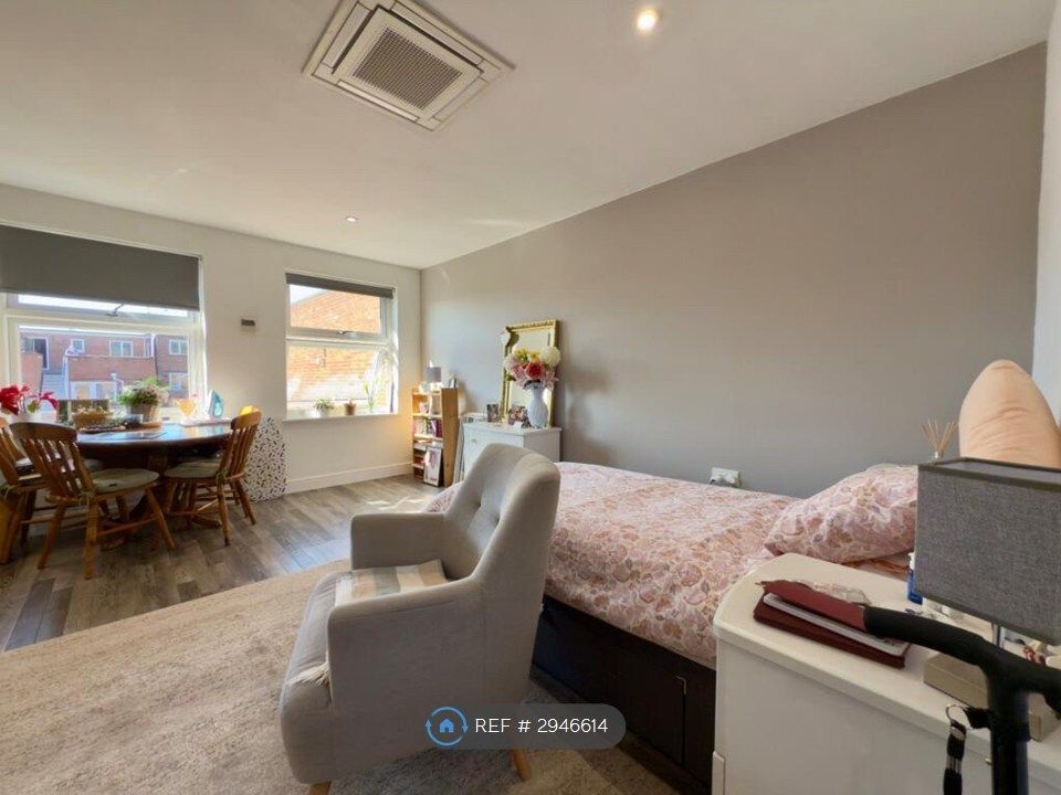 Property photo 3 of 6