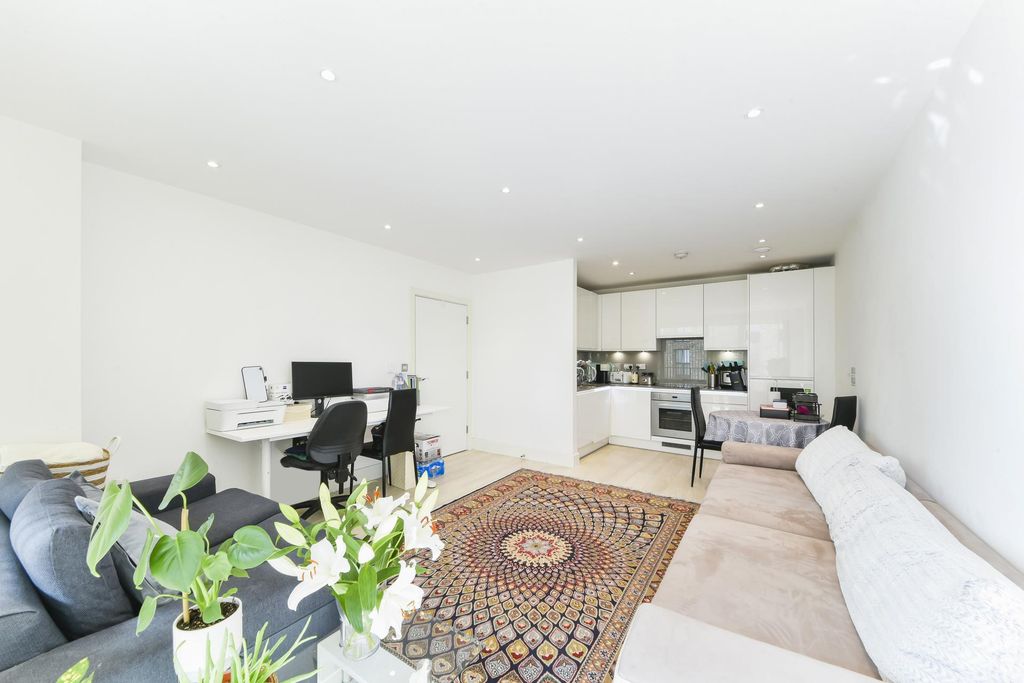 Property photo 2 of 7