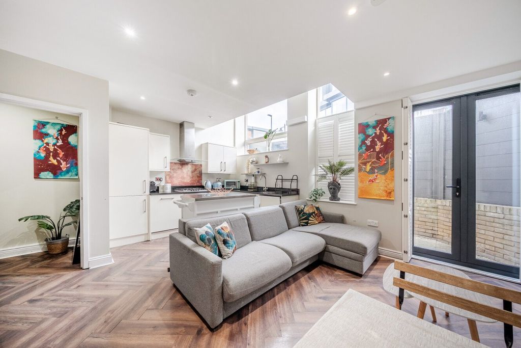 Property photo 1 of 8 Picture No. 15