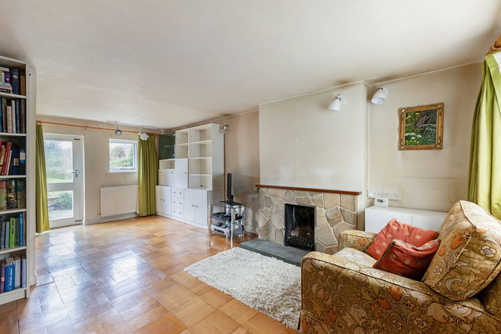 Property photo 2 of 25