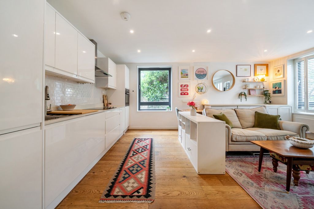 Property photo 1 of 13 1456475-10-6A0197...