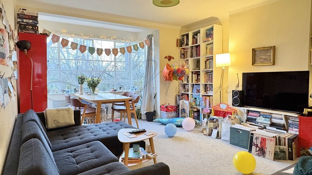 Property photo 2 of 20