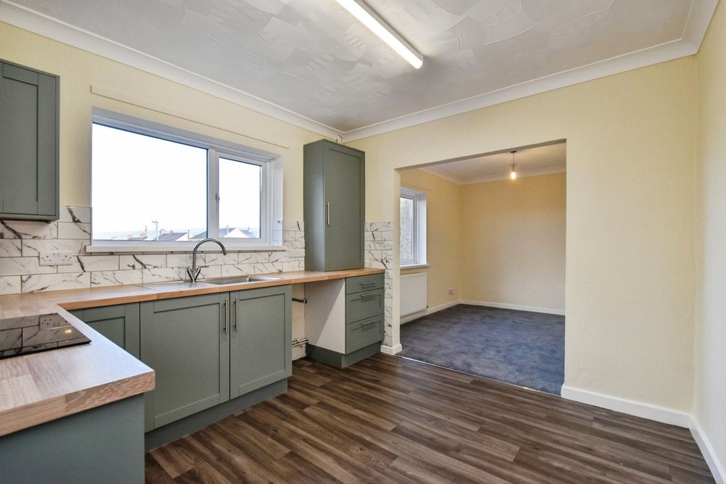 Property photo 3 of 15 Pbox-Img.Jpg