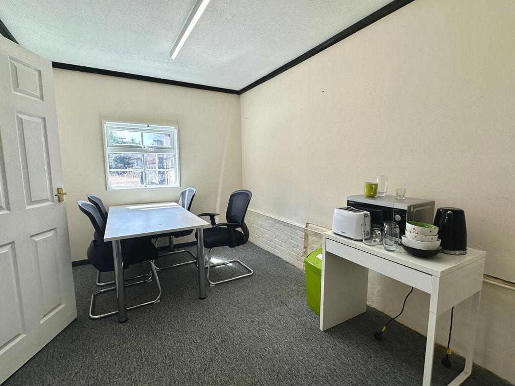 Property photo 3 of 5 Img_8760.Jpg