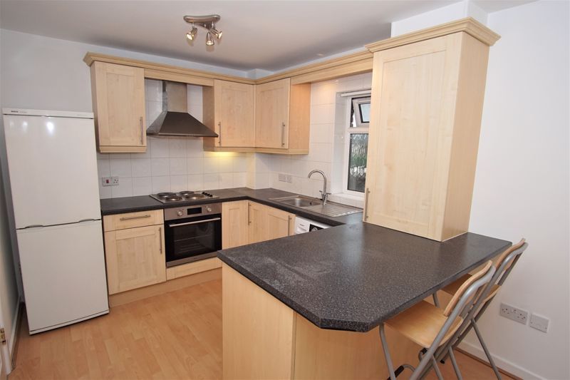 Property photo 2 of 7 Kitchen
