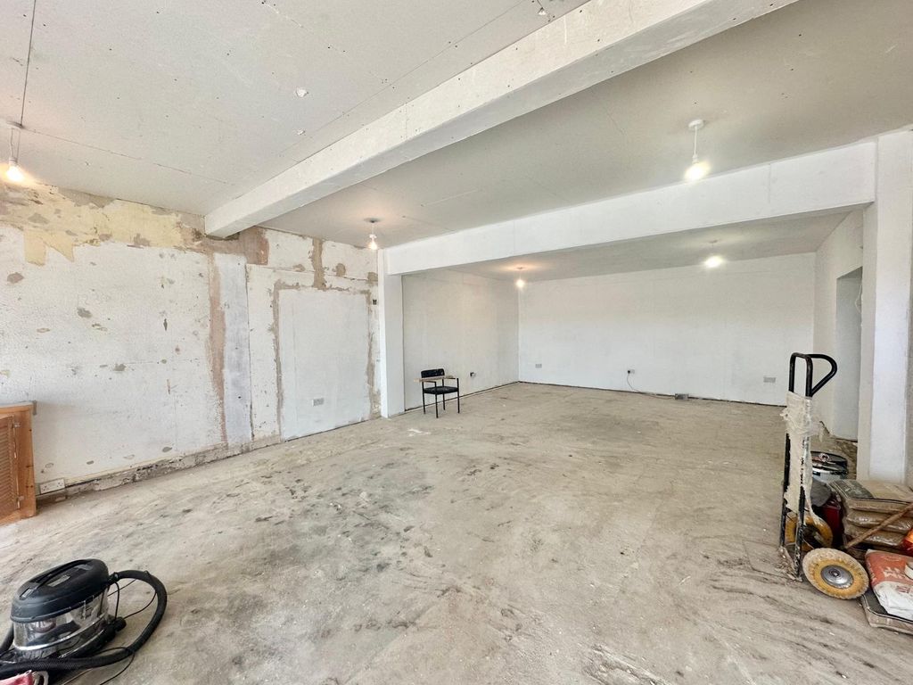 Property photo 2 of 5 Gallery