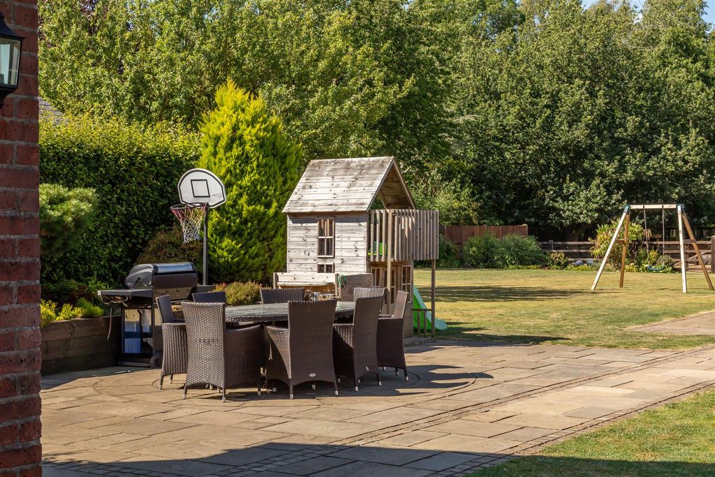Property photo 3 of 13 Wyville House-36.Jpg