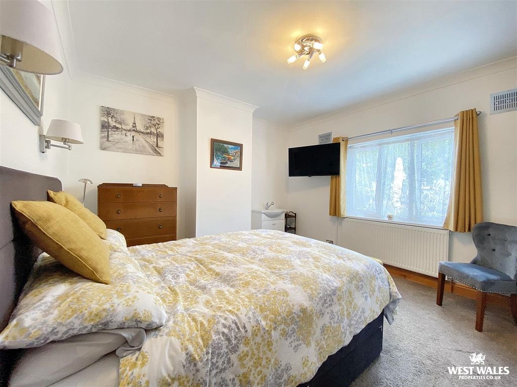 Additional image 13 of 3 bed detached house for salePier Road, Pembroke Dock SA72