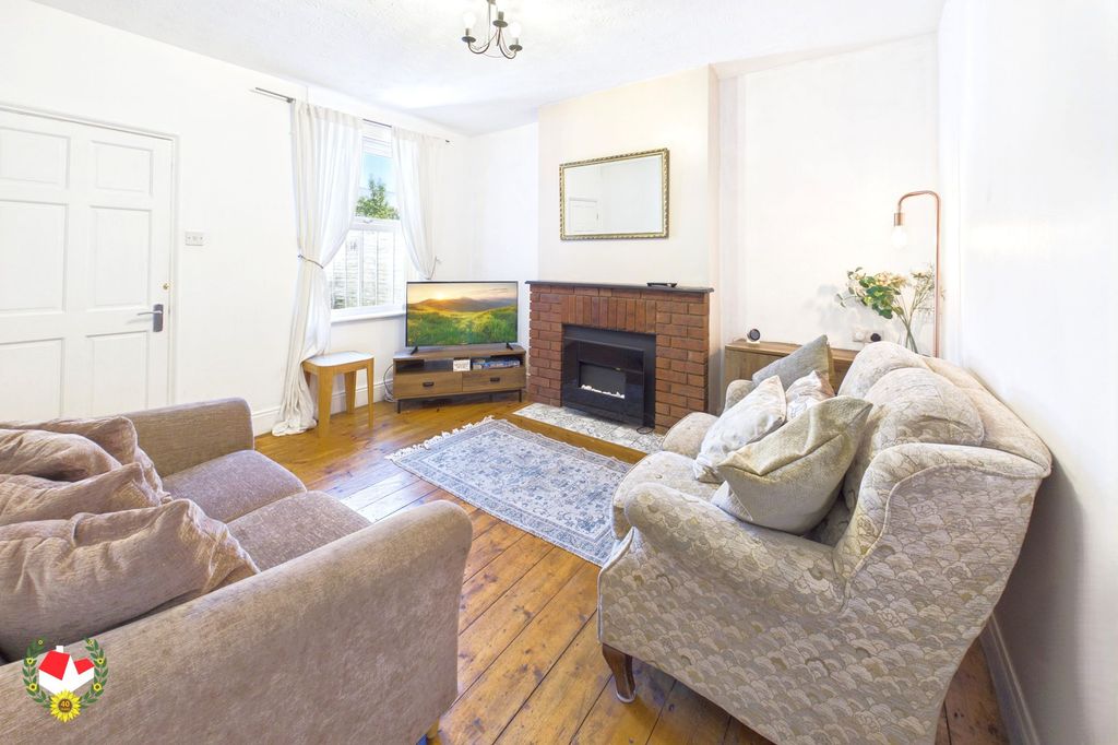 Property photo 3 of 12