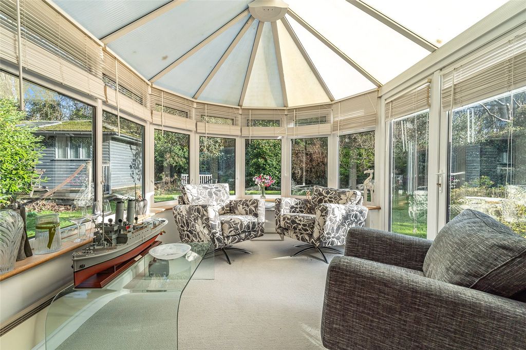 Property photo 2 of 29 Picture No. 50