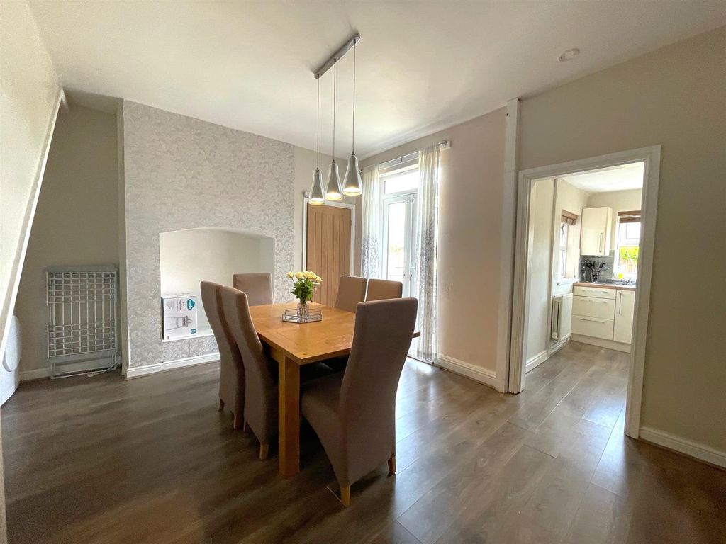 Property photo 3 of 13 c2.Jpg