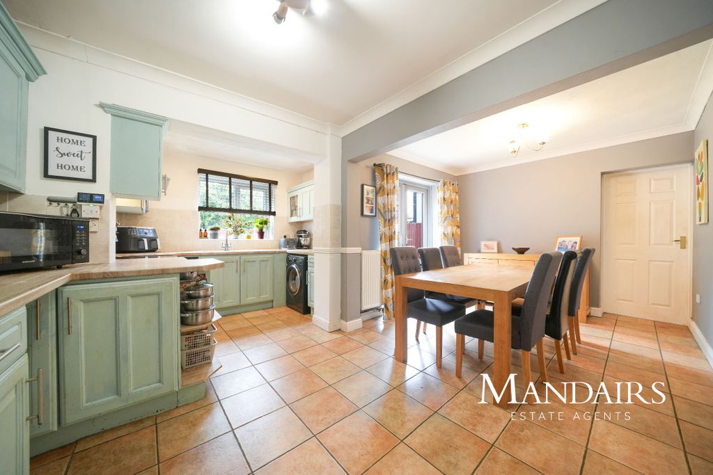 Property photo 1 of 36