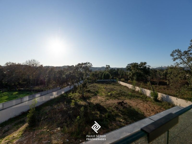 Property photo 2 of 25