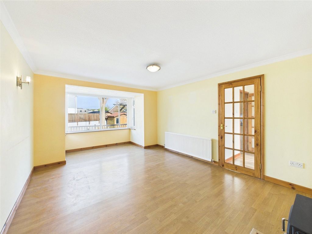 Property photo 3 of 18 Picture No. 04
