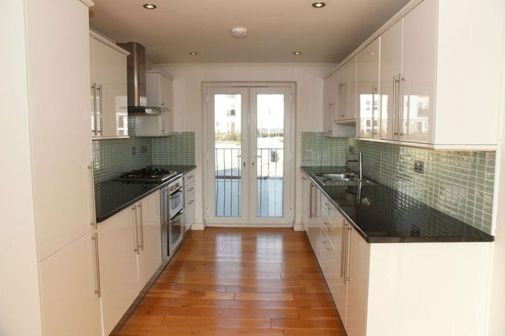 Property photo 3 of 13 Kitchen