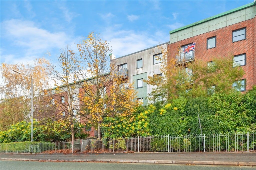 Property photo 2 of 8