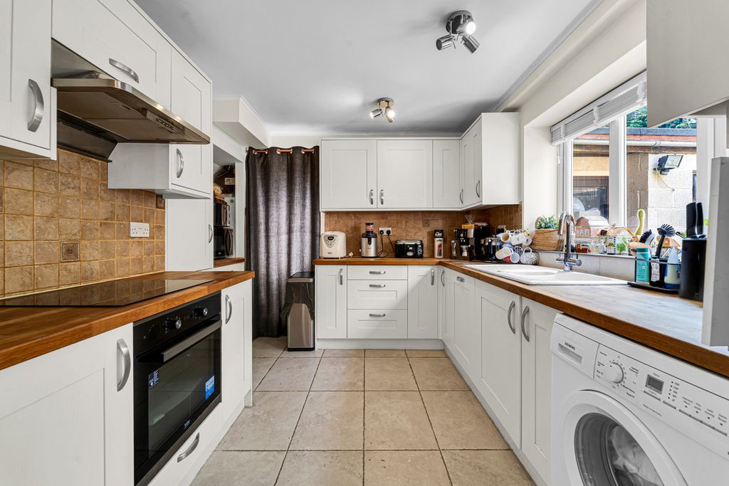 Property photo 3 of 12
