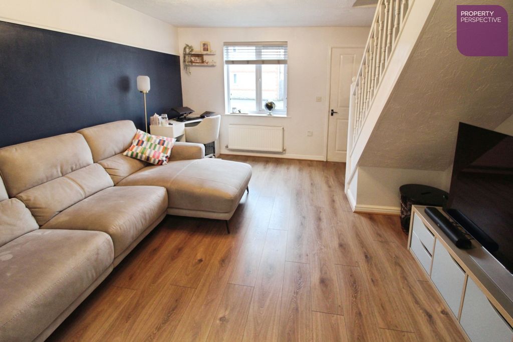 Property photo 2 of 10 Lounge