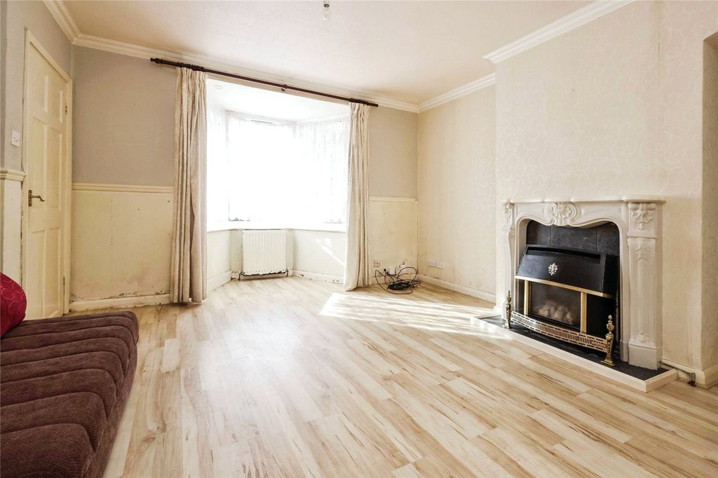 Property photo 2 of 17 Photography