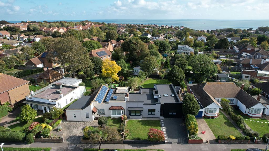 Property photo 1 of 22