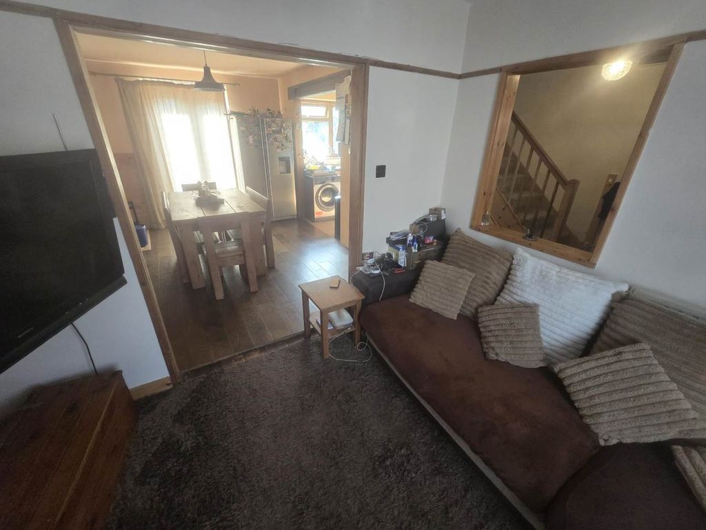 Property photo 3 of 9 20250320_104633