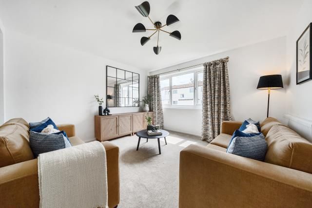 Property photo 2 of 11 Living Area