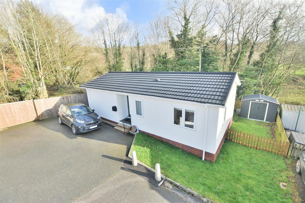Property photo 1 of 14 Front.Jpg