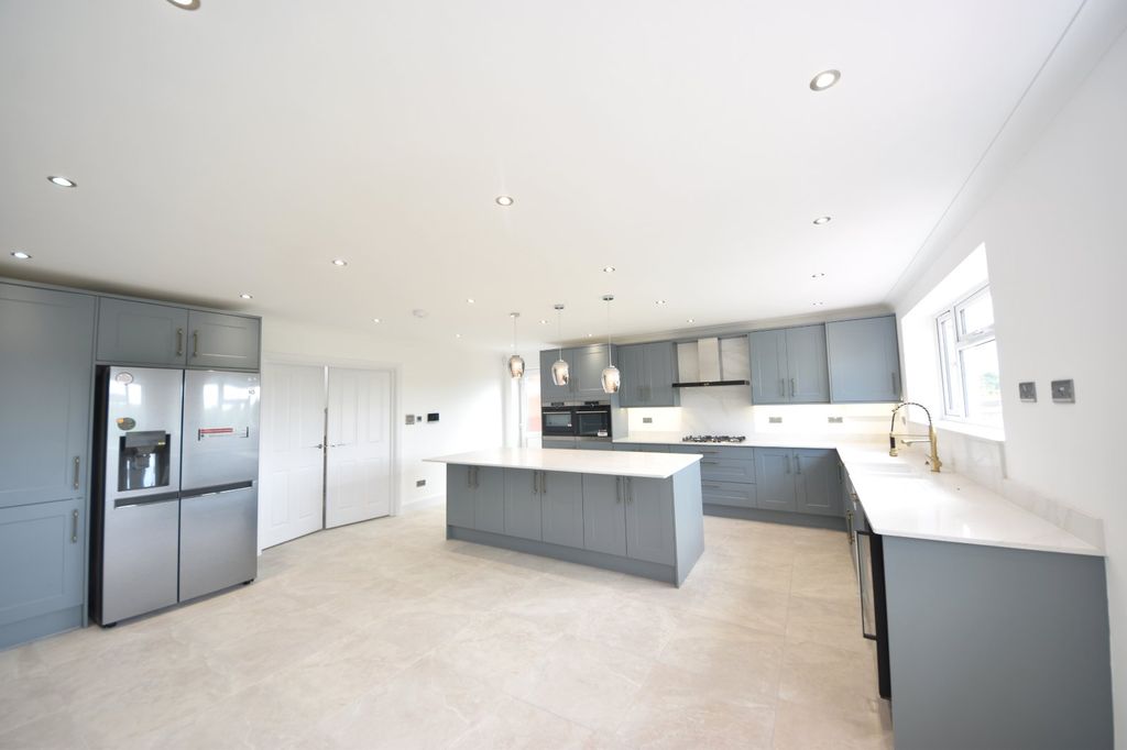 Property photo 2 of 13 Kitchen