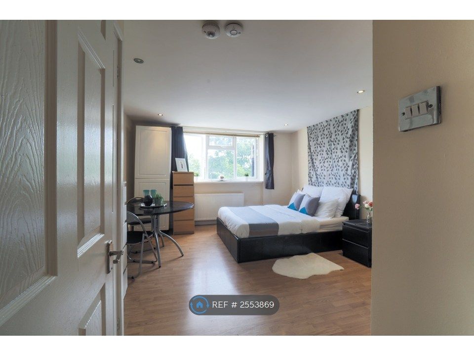 Property photo 2 of 24
