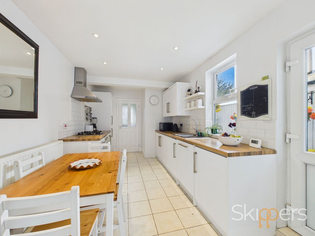 Property photo 2 of 33