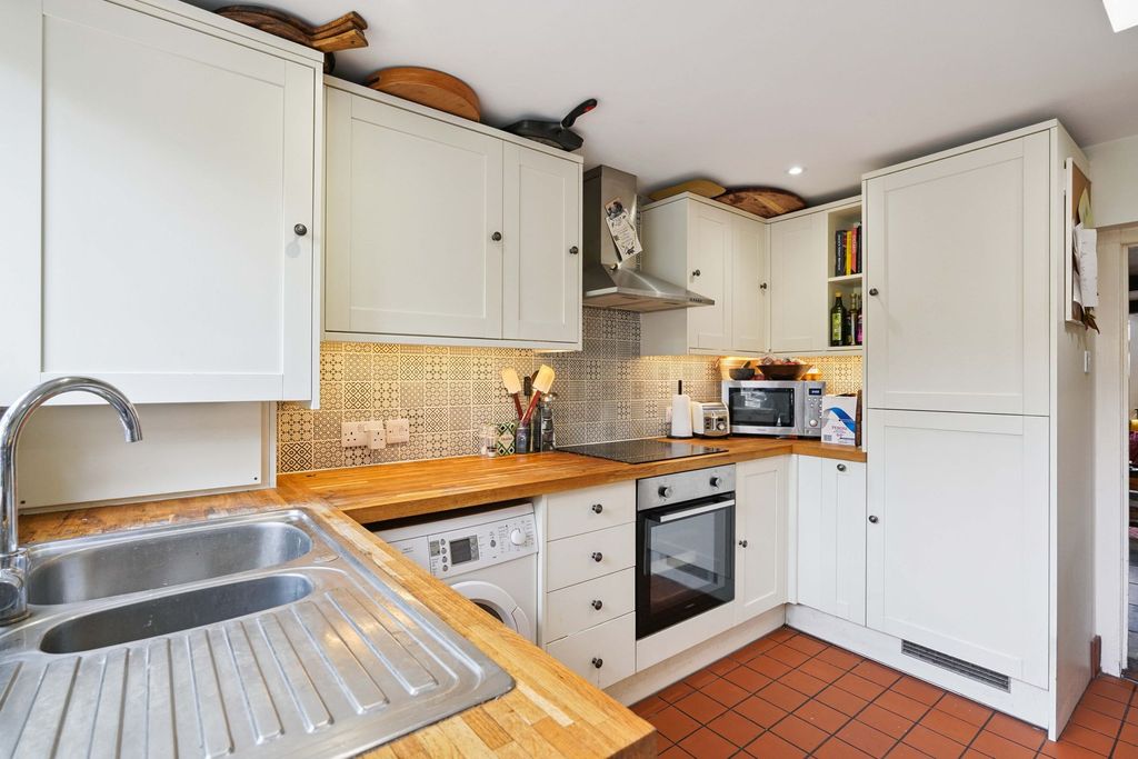 Property photo 2 of 13 Kitchen