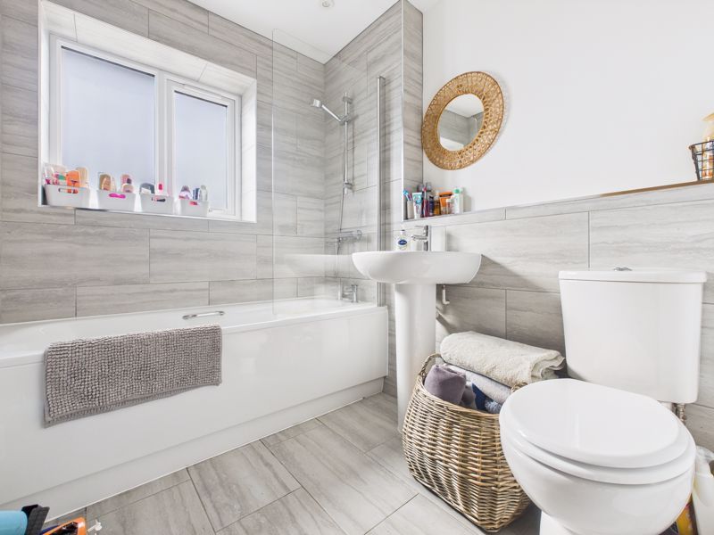 Property photo 3 of 9 Bathroom