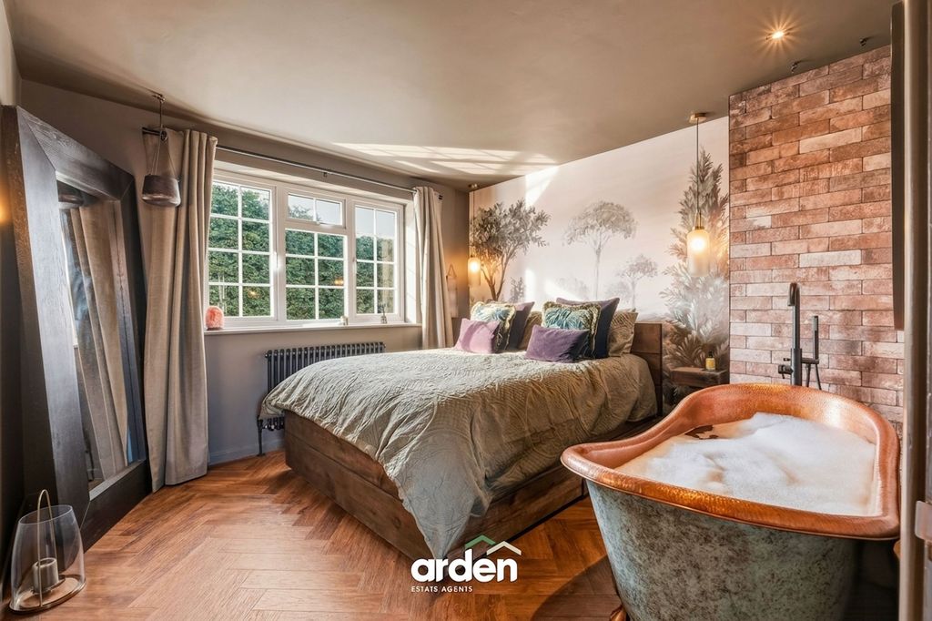 Property photo 3 of 20