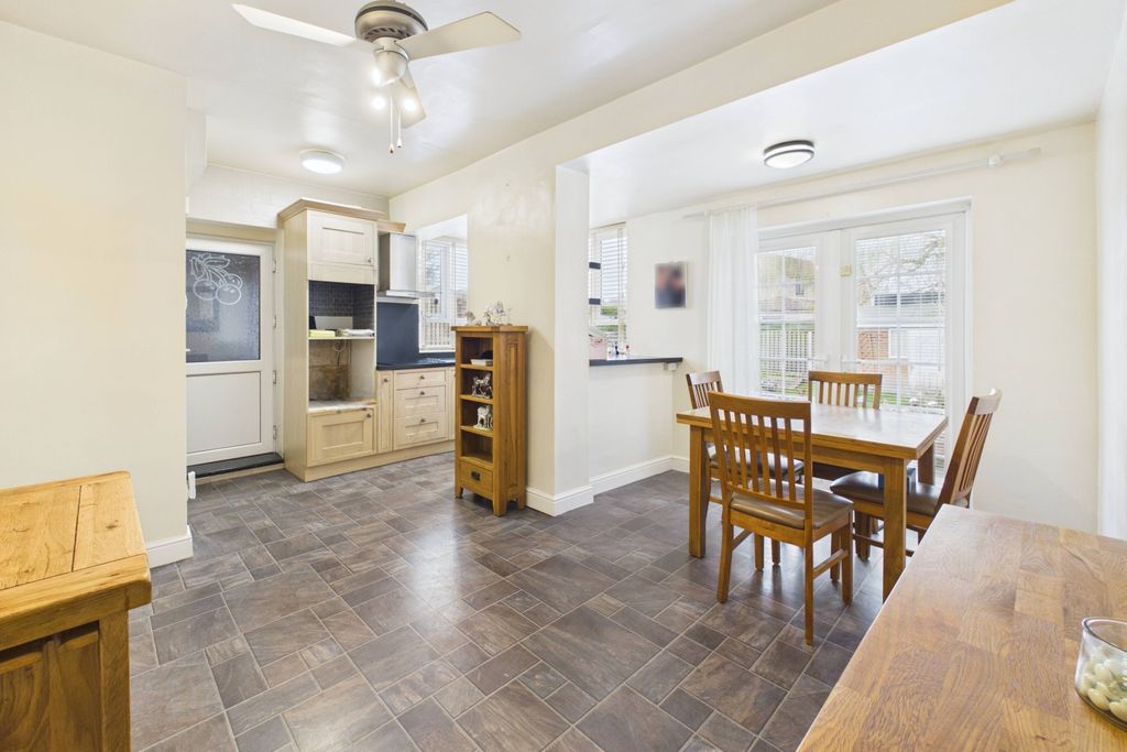 Property photo 3 of 28 Kitchen-Diner