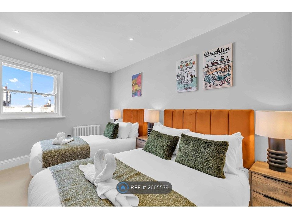 Property photo 3 of 14 Bedroom