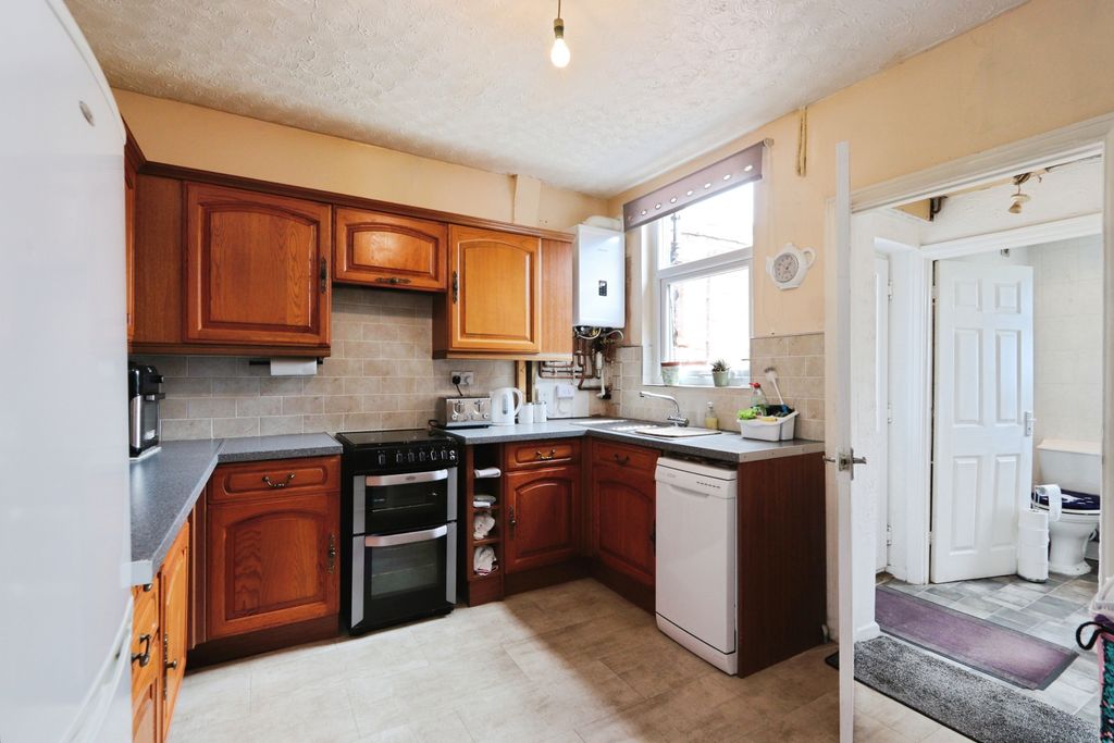 Property photo 3 of 15