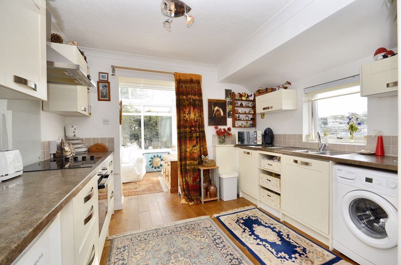 Property photo 3 of 12 Photo 6