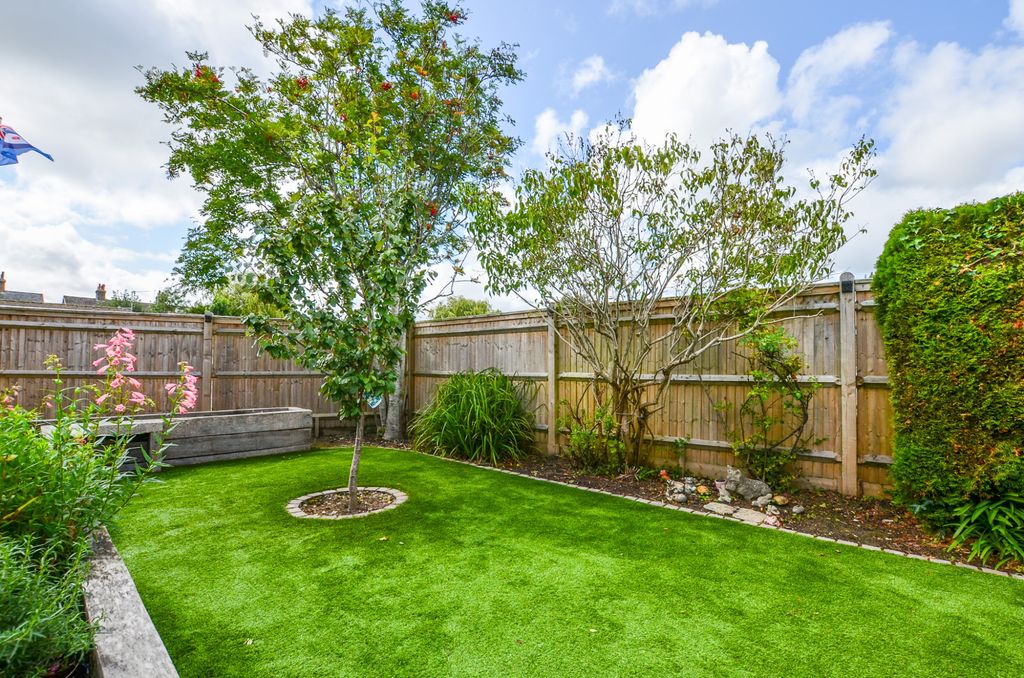 Property photo 2 of 21