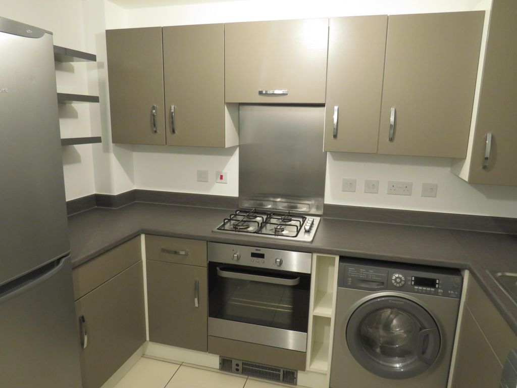 Property photo 3 of 9 Kitchen